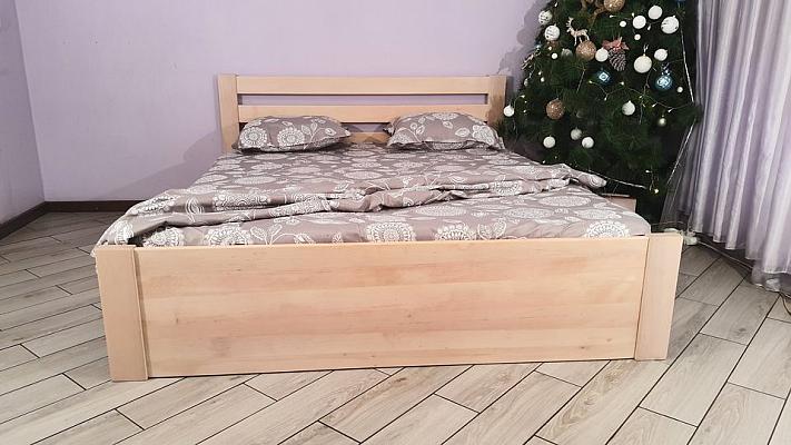 ліжко з дерева